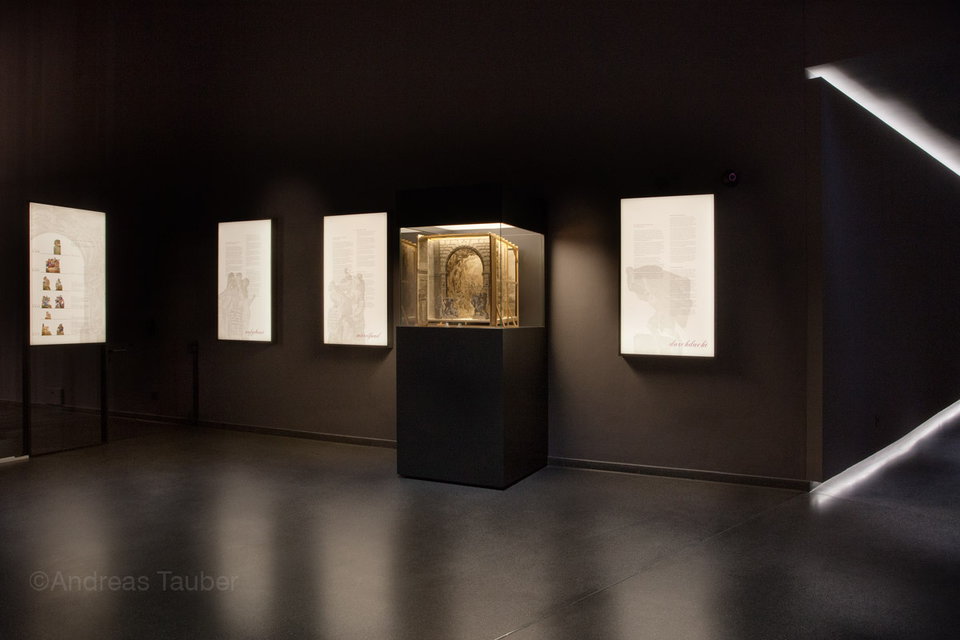 w-designpanel-Lightpanel-frameless-Ausstellung-Neuzelle-9058c